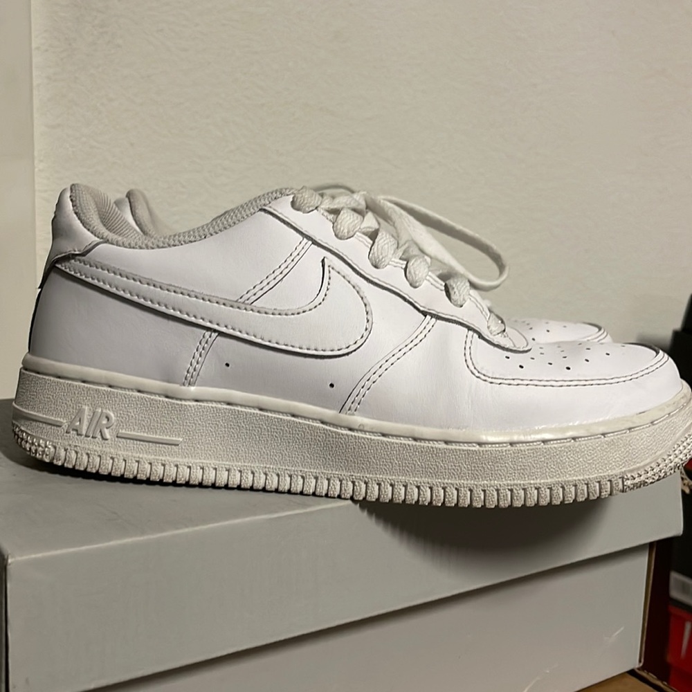 Nike Air Force 1 youth/women’s shoe 5.5Y/7W